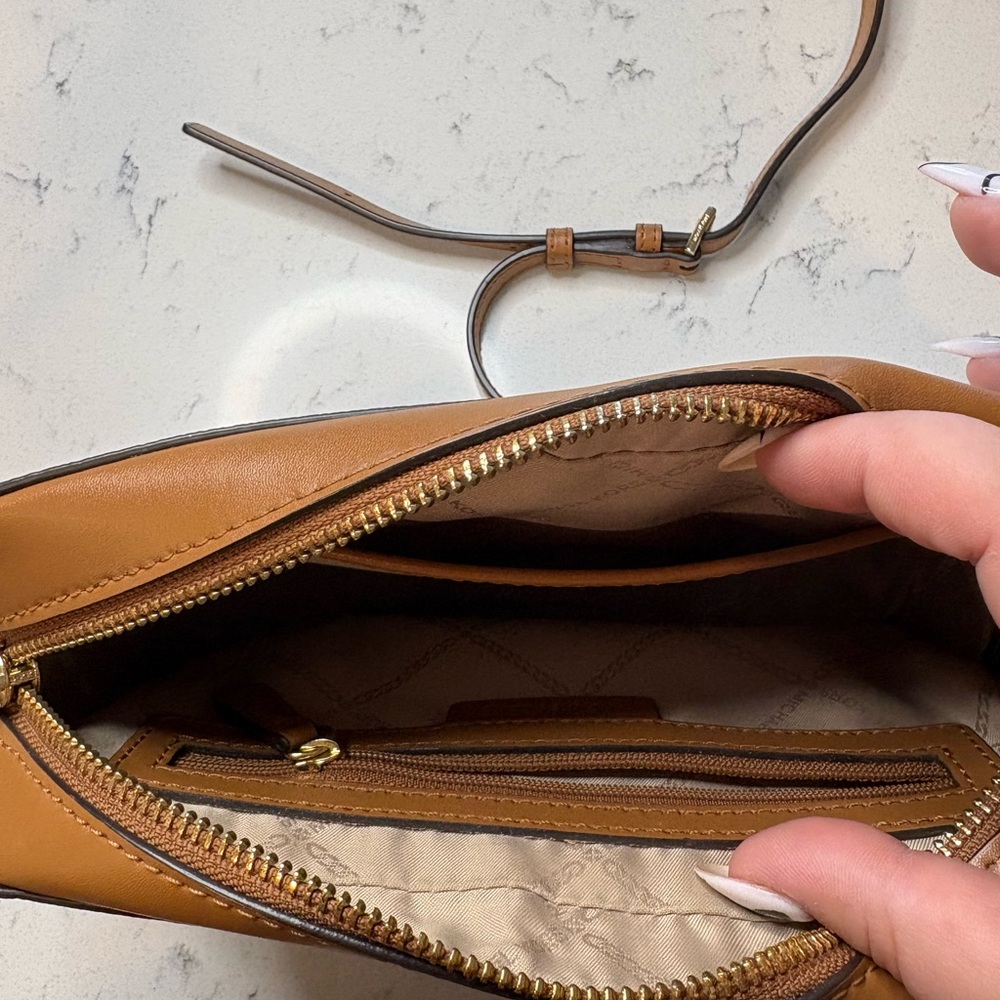 Michael Kors Cream and Tan Crossbody Bag - Picture 6 of 8